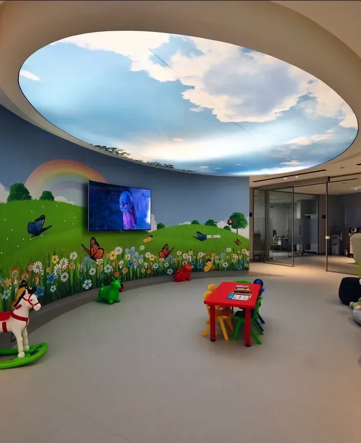 Espace enfants — plafond ciel & prairie fleurie